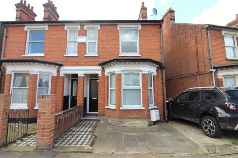 3 bedroom semi-detached house for sale - Foxhall Road, Ipswich, IP3