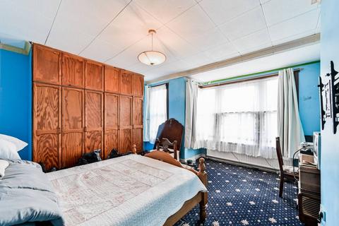 29 Rosebank Road, London, E17 8NH