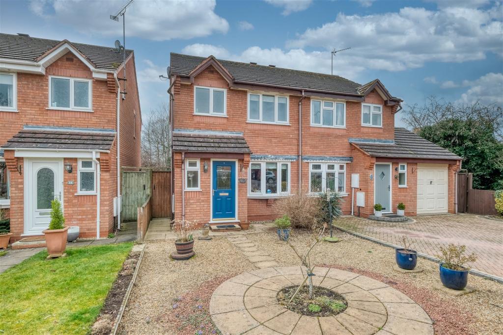 Earls Close Webheath Redditch B97 5qq 3 Bed Semi Detached House For