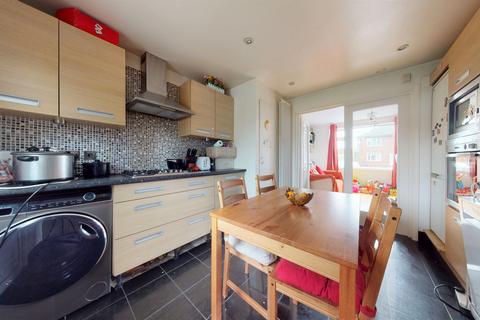 11 Rowan Close, London, SW16 5JD