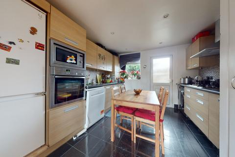 11 Rowan Close, London, SW16 5JD