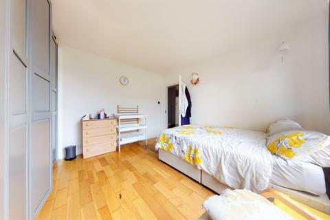 11 Rowan Close, London, SW16 5JD