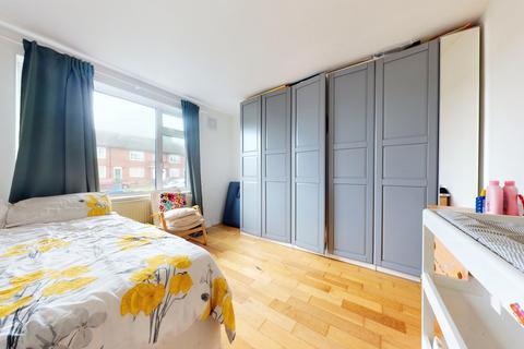 11 Rowan Close, London, SW16 5JD
