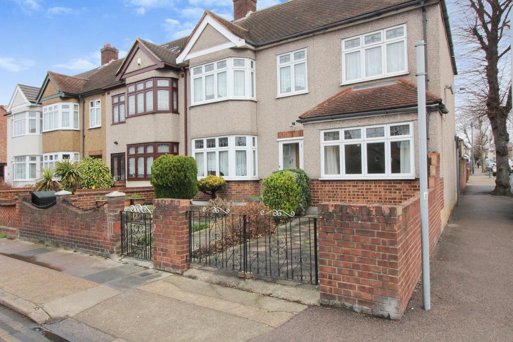 Park Lane, Romford, RM11 1 bed £1,195 pcm (£276 pw)