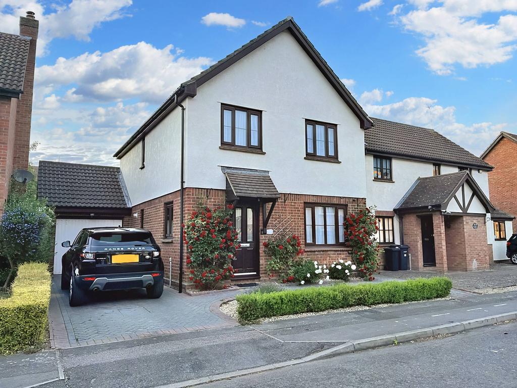 Wickets Way, Hainault IG6 4 bed detached house for sale £650,000