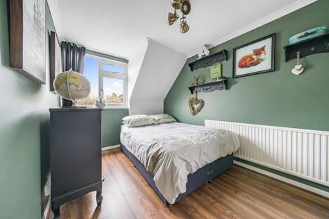 14 Chaplin Crescent, Sunbury-on-thames, TW16 7JE