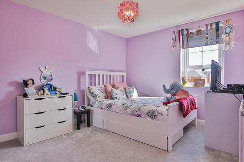 9 Airedale Drive, Brough, HU15 1US