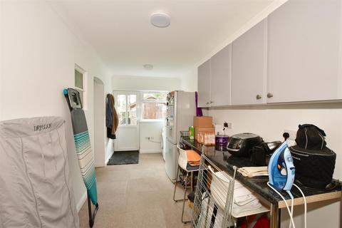 88 Copthorne Road, Felbridge, East Grinstead, RH19 2NU