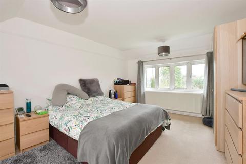 88 Copthorne Road, Felbridge, East Grinstead, RH19 2NU