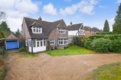 88 Copthorne Road, Felbridge, East Grinstead, RH19 2NU