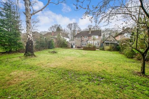 88 Copthorne Road, Felbridge, East Grinstead, RH19 2NU