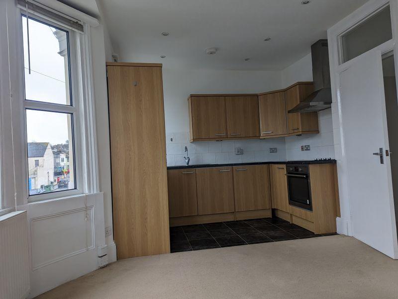 De Montfort Road, Brighton, BN2 1 bed flat £975 pcm (£225 pw)