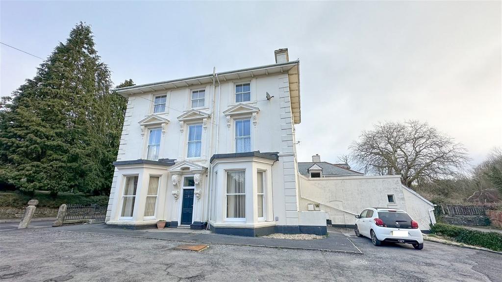 Plymouth Road, Buckfastleigh, TQ11 0DB 2 bed apartment £795 pcm (£183 pw)