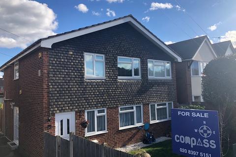 3 bedroom maisonette for sale - Fullers Way South, Chessington, Surrey. KT9 1HA