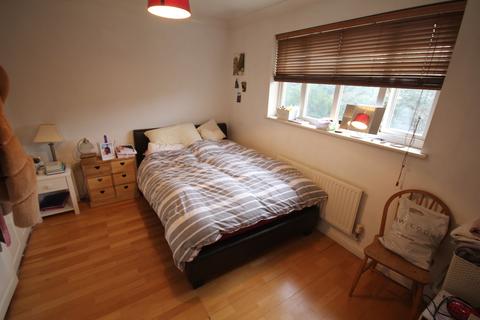 2 bedroom terraced house for sale - Hubbards Close, Uxbridge, UB8