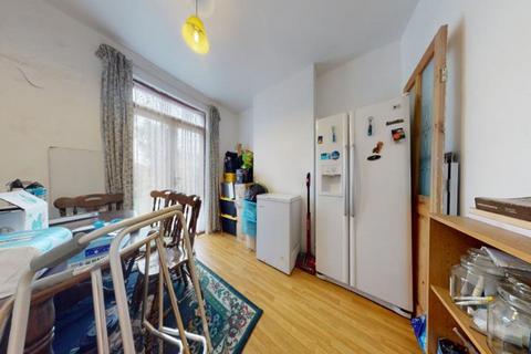 3 bedroom house for sale, Northborough Road, London, SW16