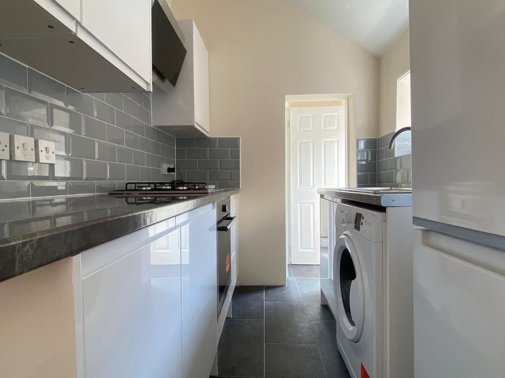 Rural Vale, Northfleet, Gravesend... 2 bed terraced house £1,250 pcm