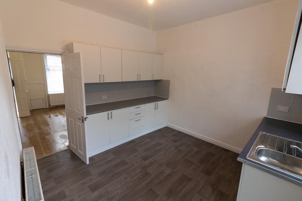 Raper Street Oldham OL4 2 Bed Terraced House 695 Pcm 160 Pw Raper Street Oldham OL4 2 Bed Terraced House 695 Pcm 160 Pw