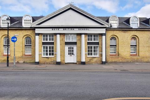 1 bedroom ground floor flat to rent, The Boys British School, Saffron Walden