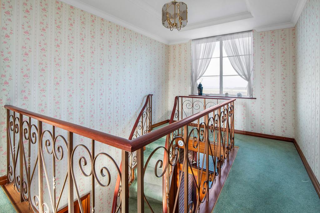 Galleried landing