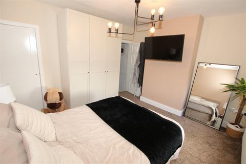 6 Fountain Square, Darton, Barnsley, S75 5HY