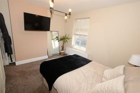 6 Fountain Square, Darton, Barnsley, S75 5HY
