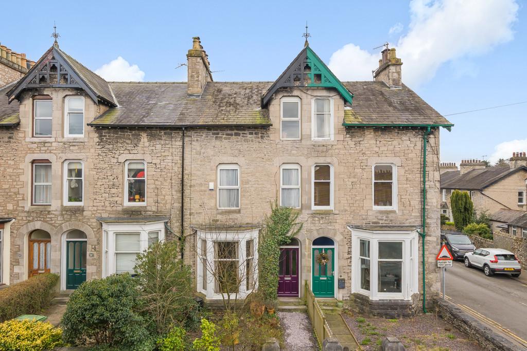 50 Castle Street, Kendal, LA9 7AS 4 bed terraced house - £325,000