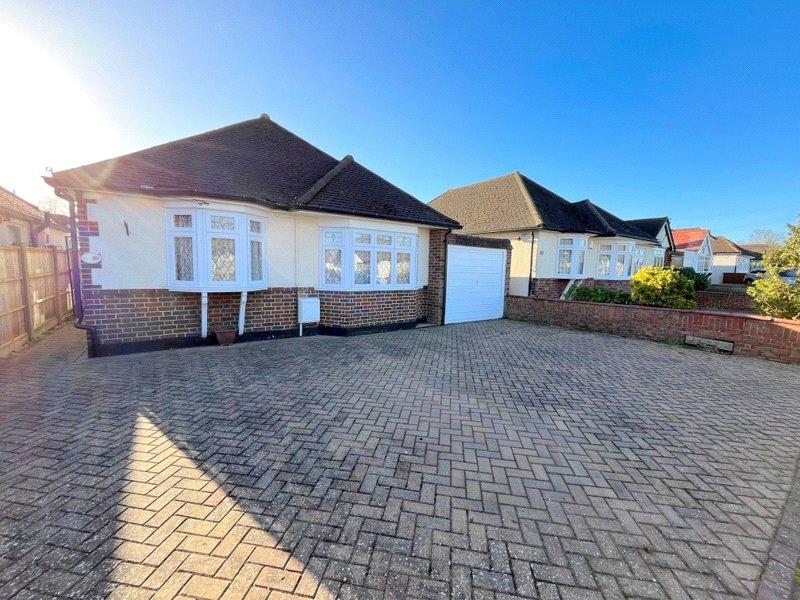 Marion Avenue, Shepperton, TW17 3 bed bungalow for sale £680,000