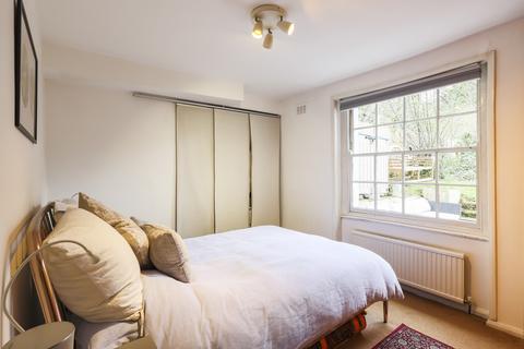2 bedroom ground floor flat for sale, Caledoninan Road, Islington