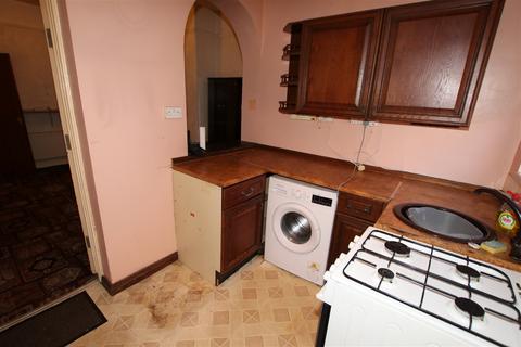35 Blenheim Road, Barnsley, S70 6AR