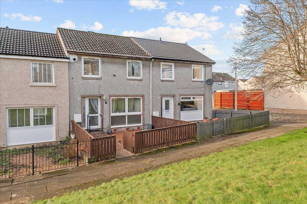 Holyrood Place, Stenhousemuir, Larbert 2 bed terraced house £120,000