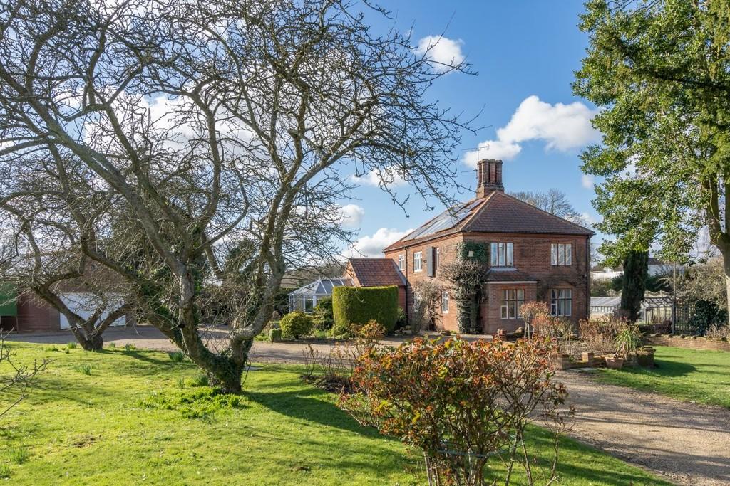 Little Plumstead 4 bed detached house for sale £675,000