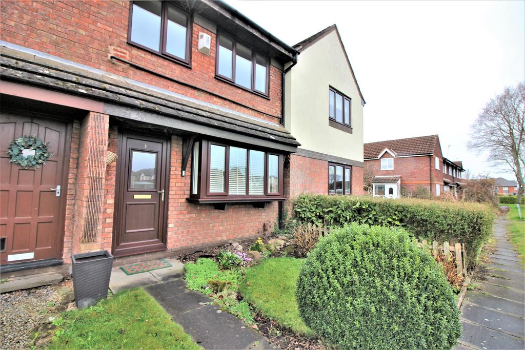 Handsworth Walk, Kew, Southport, PR8 3 bed semidetached house £875