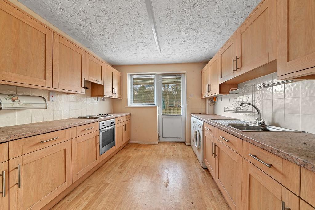 Easton Road, Sutton Heath, Woodbridge 2 bed semidetached house £250,000