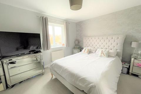 77 Fawn Crescent, Hedge End, Southampton, SO30 2QD