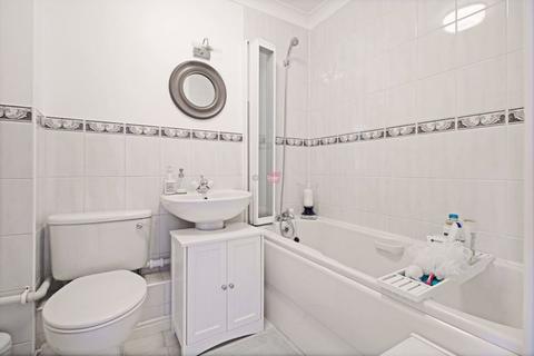 15 Applecross Close, Rochester, ME1 1SQ