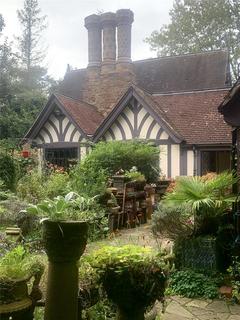 3 bedroom detached house for sale - Woburn Road, Aspley Guise, Bedfordshire, MK17