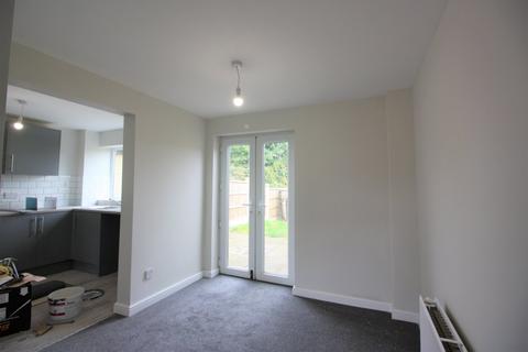 2 bedroom terraced house to rent, Roberts Road, Edlington