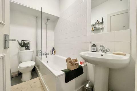 1 bedroom apartment to rent, Warneford Street, E9