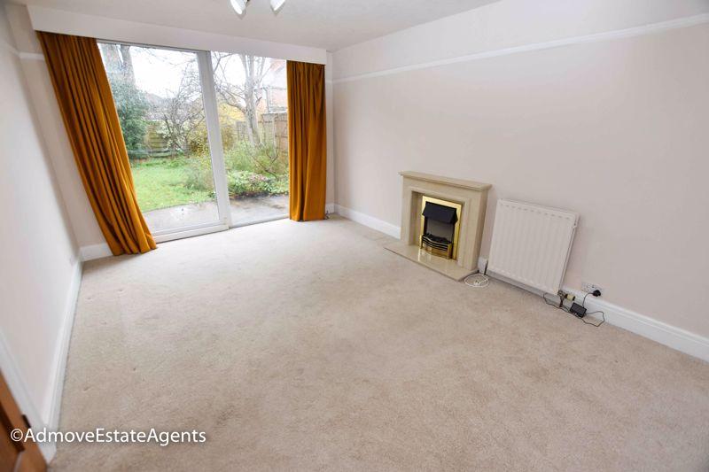 Bridge Grove, Timperley, Altrincham... 3 bed detached house £1,600