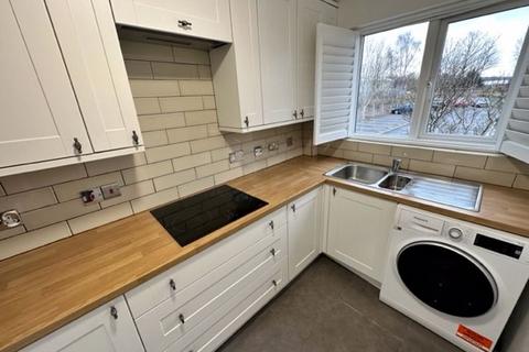 2 bedroom apartment to rent - Birchend Close, South Croydon