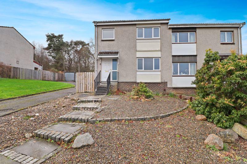 Calder House Road, Mid Calder 3 bed semidetached house £190,000