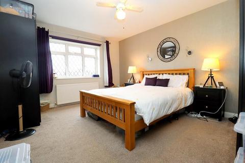 undefined, Marston Gardens, Old Bedford Road Area, Luton, Bedfordshire, LU2 7DU