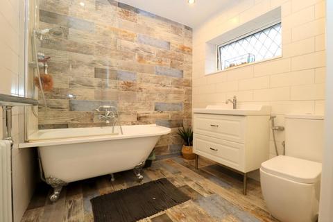 undefined, Marston Gardens, Old Bedford Road Area, Luton, Bedfordshire, LU2 7DU