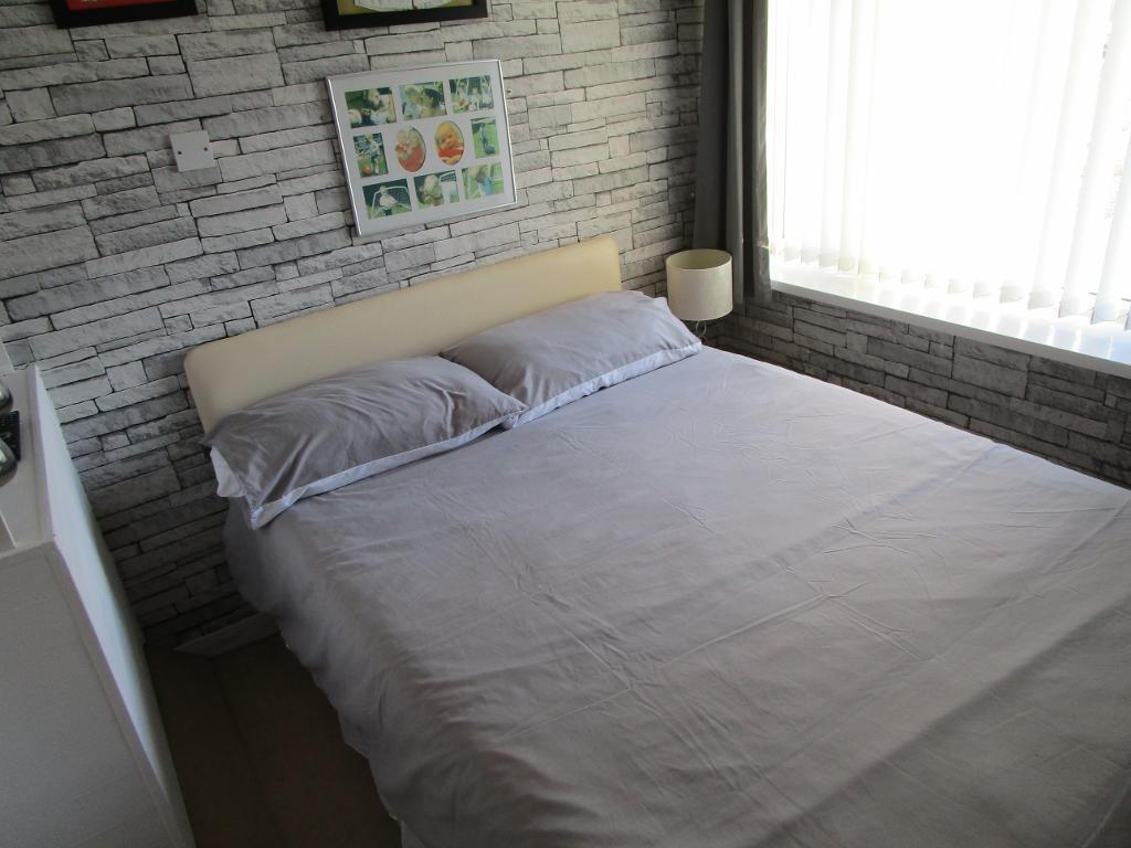 5th Bedroom (small double front)