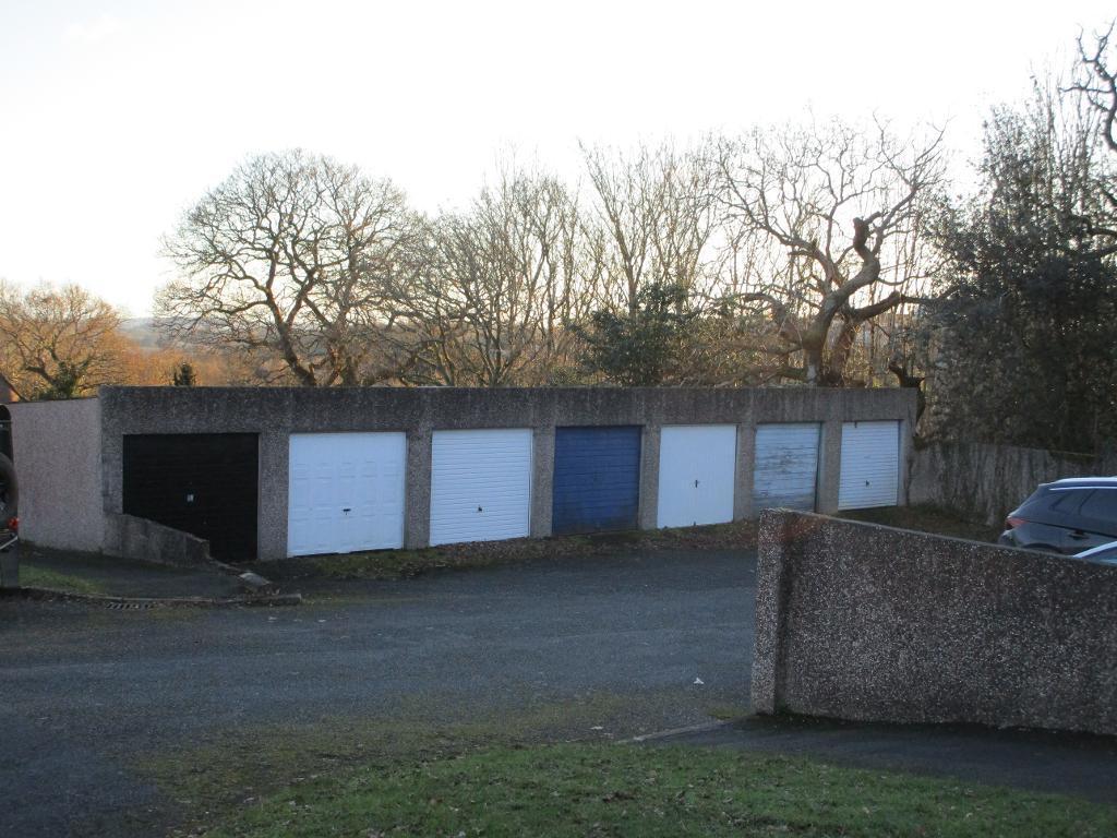 Separate Single Garage