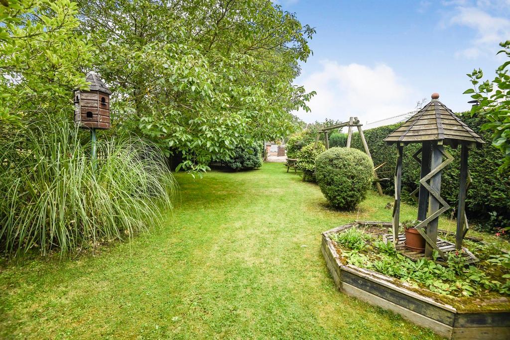 Sutton Road, Leverington, Wisbech, PE13 5DR 2 bed detached bungalow for sale £280,000