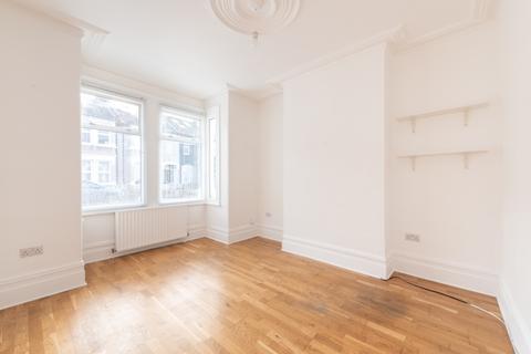 2 bedroom ground floor flat to rent, Cavendish Drive, Leytonstone, London, E11 1DJ