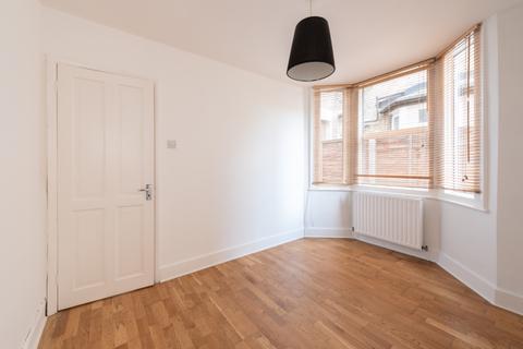 2 bedroom ground floor flat to rent, Cavendish Drive, Leytonstone, London, E11 1DJ