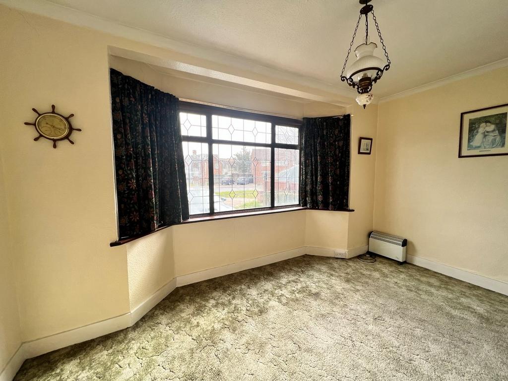 Cherry Tree Lane, Rainham, RM13 2 bed semidetached house for sale £